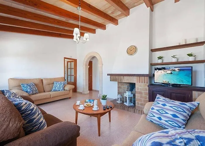 6 Bedroom A Very Short To Port Pollensa By Renthousing Villa