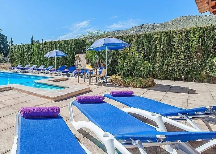 Villa 6 Bedroom A Very Short To Port Pollensa By Renthousing Port de Pollença