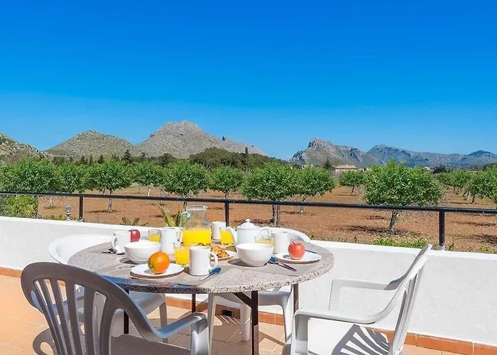 6 Bedroom A Very Short To Port Pollensa By Renthousing Villa