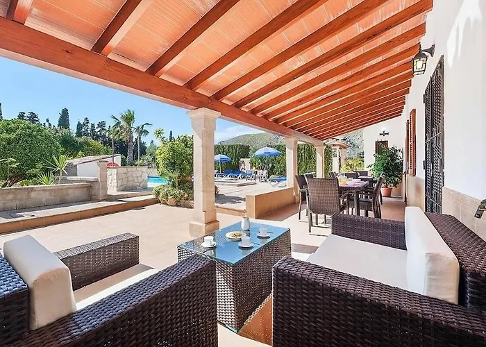 Vila 6 Bedroom A Very Short To Port Pollensa By Renthousing