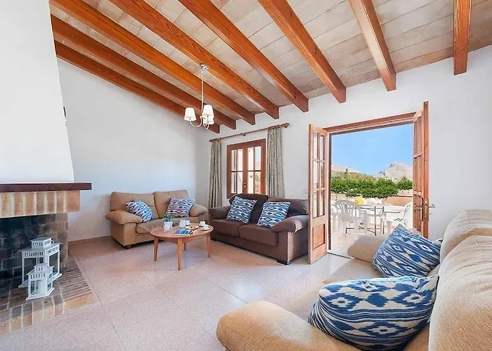 Vila 6 Bedroom A Very Short To Port Pollensa By Renthousing *