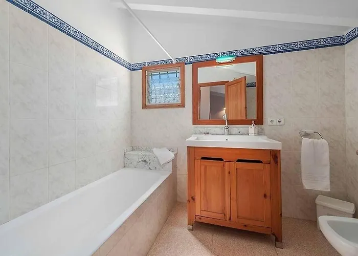 Villa 6 Bedroom A Very Short To Port Pollensa By Renthousing